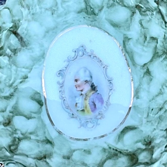 Pair of Antique Trinket Leaf Dishes French Rococo Courting Couple Louis Marie - Picture 7 of 11